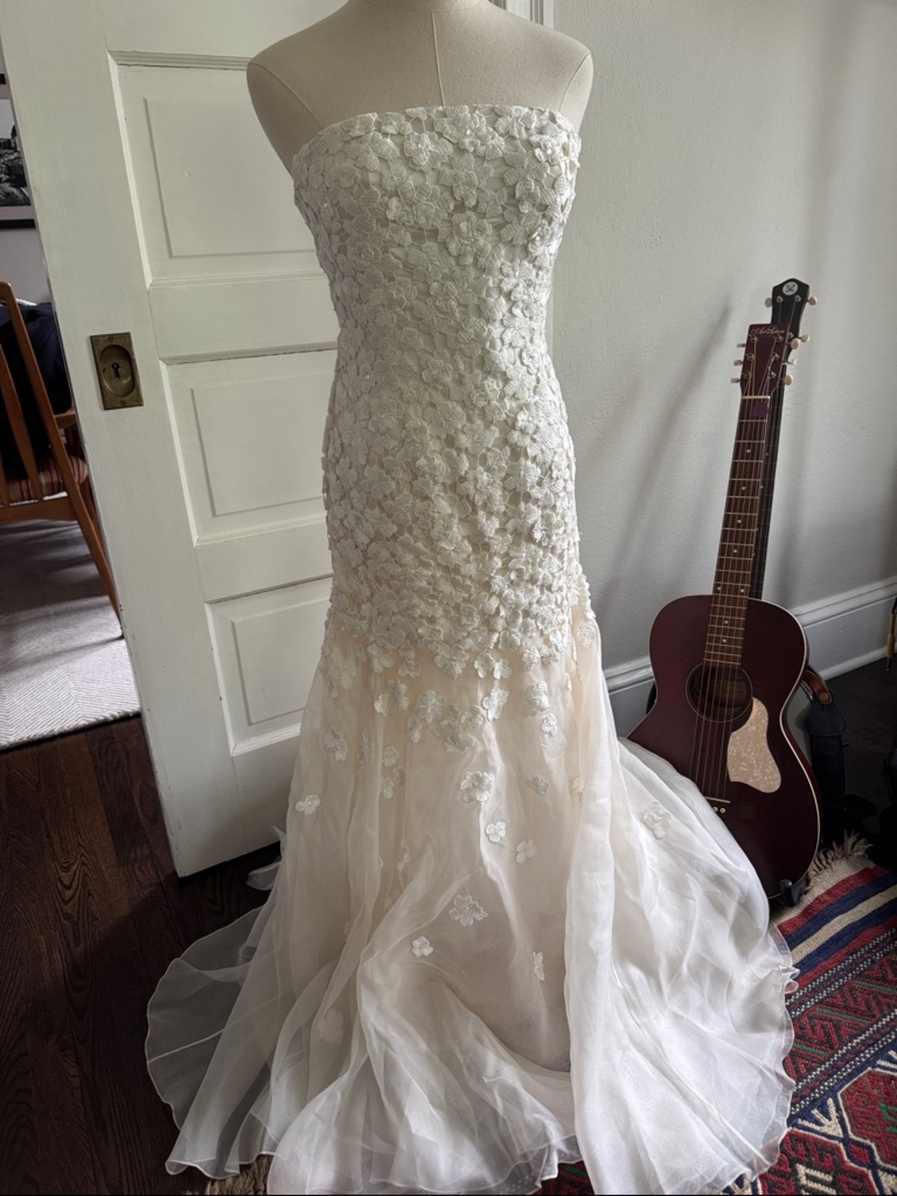 Vintage Carmen Marc Valvo Strapless Floral Appliqué Mermaid Wedding Dress